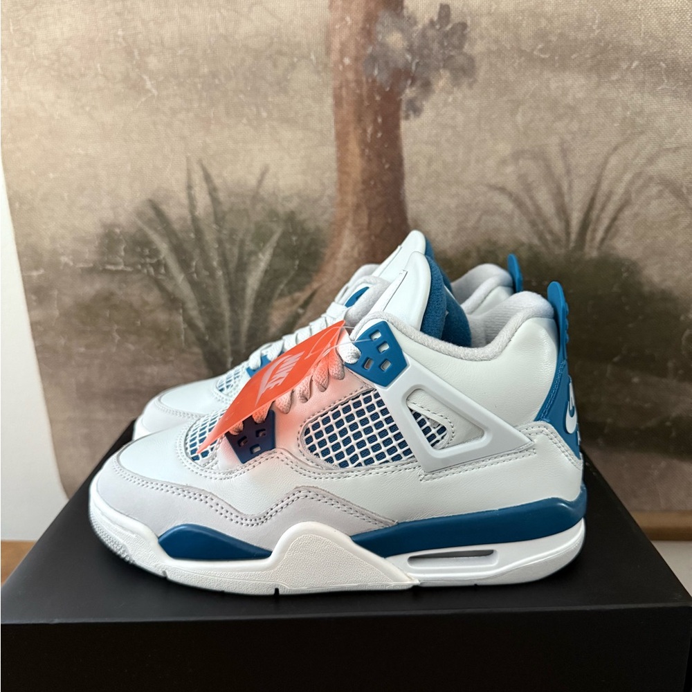 Size 3.5Y/5W jordan 4 military blue